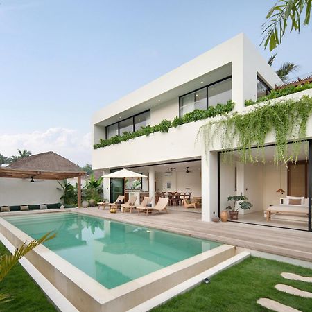 Tias Villas Kuta  Exterior photo